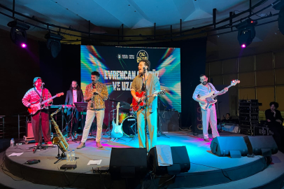 Bursa’da Evrencan Gündüz ile ‘Caz Pazarı’