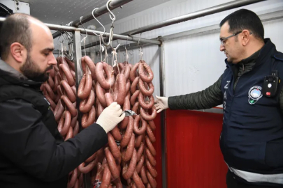 Osmangazi'de 700 kilo tehlikeli sucuğa zabıta müdahelesi
