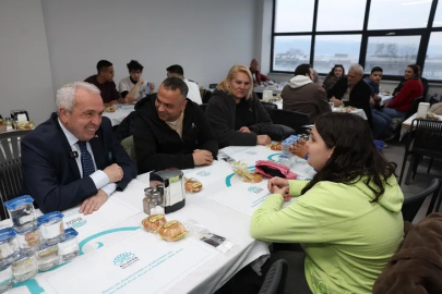 Nilüfer'de Başkan Özdemir vatandaşlarla iftarda buluştu