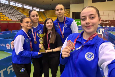 Bursa Büyükşehir Belediyespor masa teniside sezonu 4'üncü tamamladı