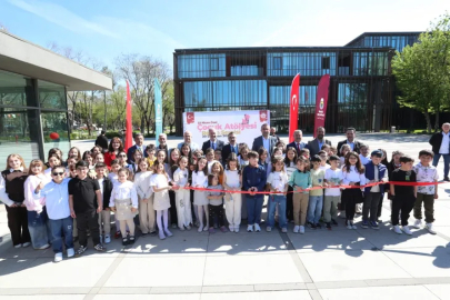 İnegöl’de minik sanatçılardan 23 Nisan özel sergisi