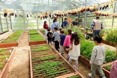 Bursa Osmangazi'de çocuklar toprak sevgisini öğreniyor