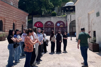 Yıldırımlı gençler tarihi yerinde keşfediyor