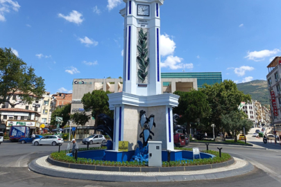 Gemlik’te Saat Kulesi ve havuz çevresinde yenileme çalışmaları