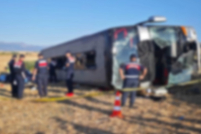 Amasya'da yolcu otobüsü devrildi: 46 yaralı!