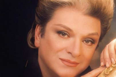 Zeki Müren’in “Helâl Olsun” albümü yeniden plak formatında!