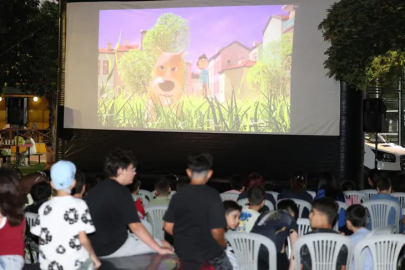 Osmangazi’de yaz akşamları film gösterimleriyle renkleniyor