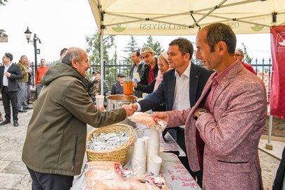 Başkan Erkan Aydın mahallelerin nabzını tutuyor