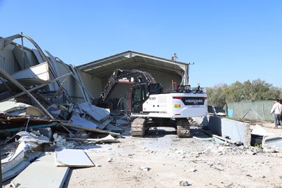 Nilüfer’de kaçak fabrika yıkıldı