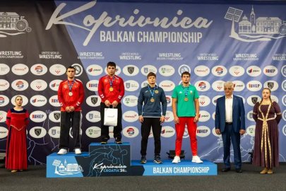 Bursa Yıldırımlı güreşçiler Balkan Şampiyonası’ndan madalyalarla döndü