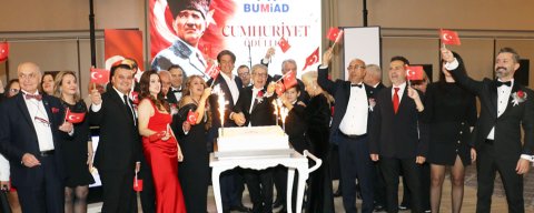 BUMİAD’DAN COŞKULU CUMHURİYET KUTLAMASI