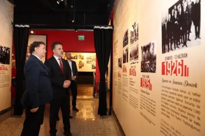 Bursa’da 103. yıla özel sergi! 'Bakarsan Cumhuriyeti Görürsün' kapılarını açtı